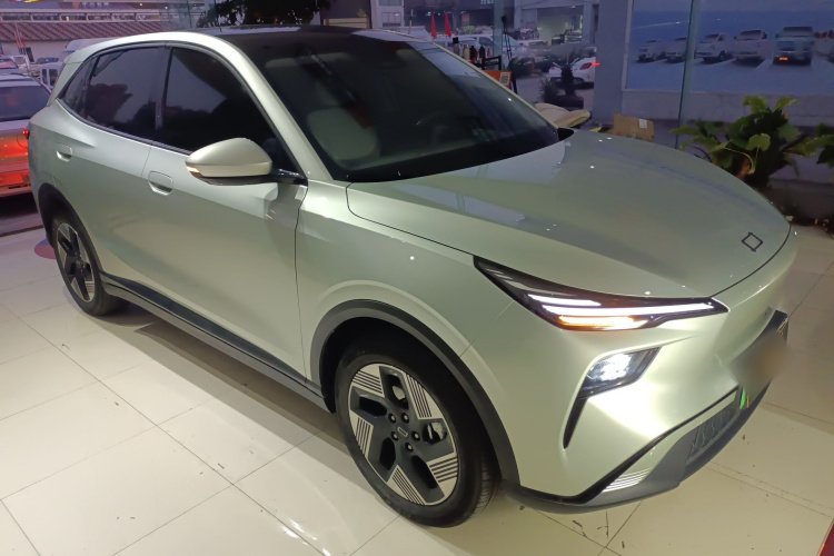 奔腾 悦意03 2025款 565km 臻享版车身外观3