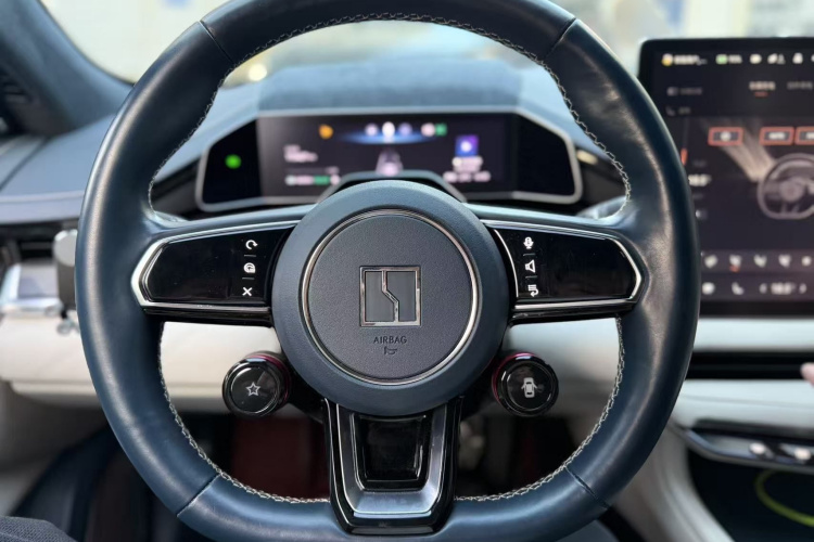 极氪001 2022款 超长续航双电机 YOU版中控内饰7009