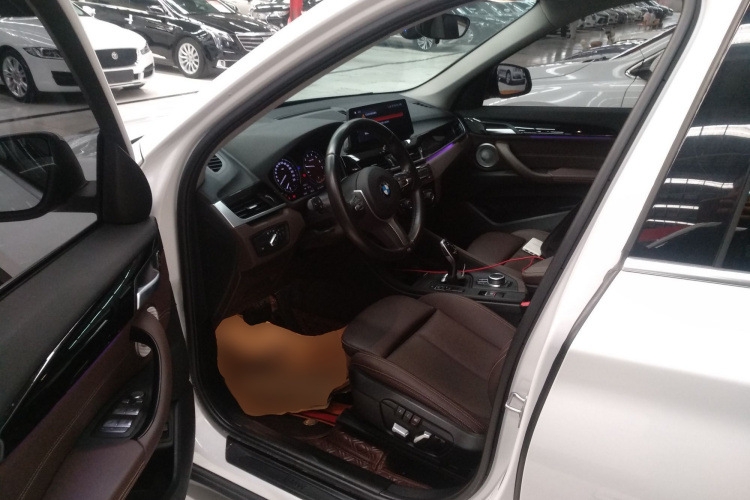 宝马X1 2021款 sDrive25Li 领先型中控内饰20