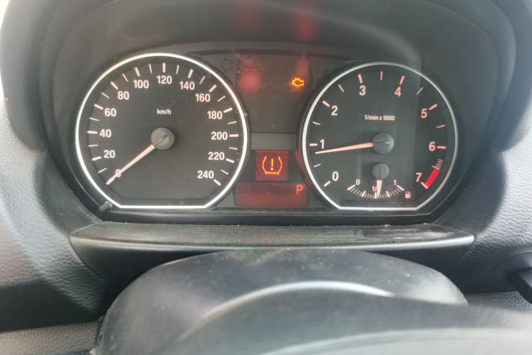 宝马1系(进口) 2011款 120i 敞篷轿跑车局部细节14