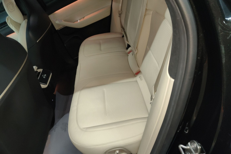 蔚来ES6 2023款 75kWh中控内饰7004