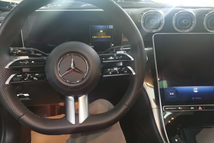 奔驰C级 2023款 改款二 C 260 L 运动版中控内饰12