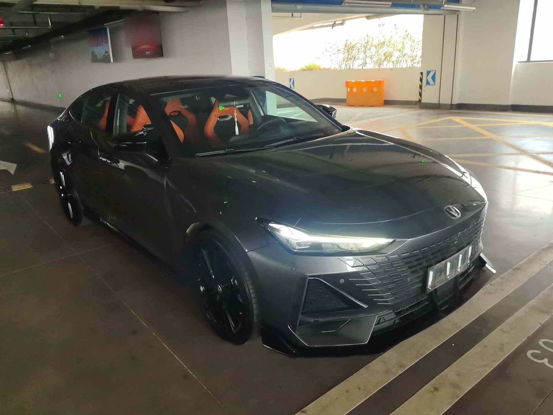 长安UNI-V 2023款 1.5T 运动版(5)