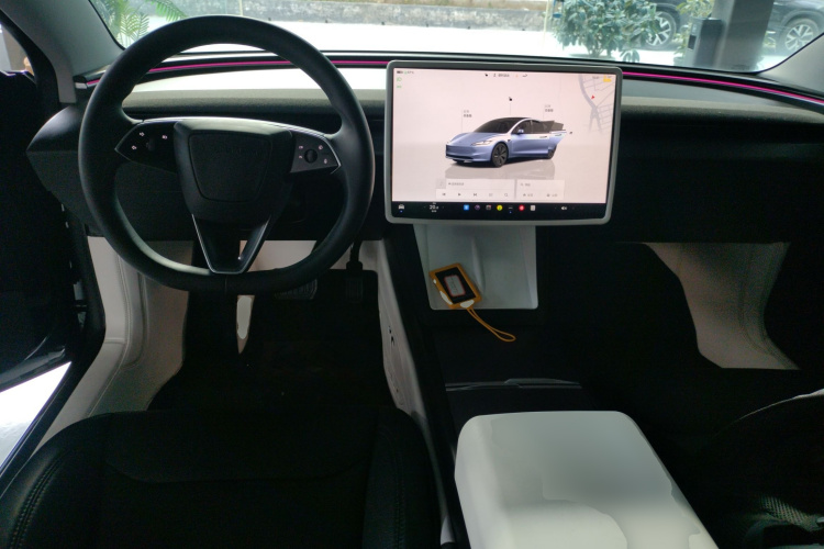 特斯拉 Model 3 2023款 后轮驱动版中控内饰7002