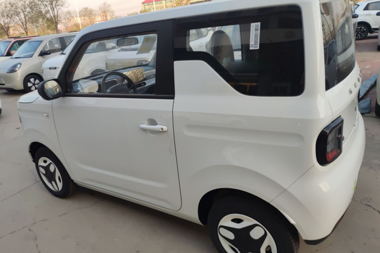 吉利银河 熊猫 2025款 210km 元气熊车身外观4