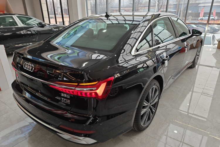 奥迪A6L 2026款 45 TFSI quattro 臻选动感型车身外观6005