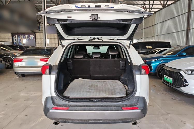 丰田 RAV4荣放 2020款 2.0L CVT两驱风尚版机舱底盘23