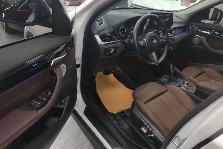 宝马X1 2022款 sDrive25Li 领先型中控内饰7003