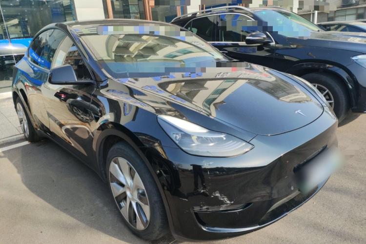 特斯拉 Model Y 2021款 标准续航后驱版车身外观3