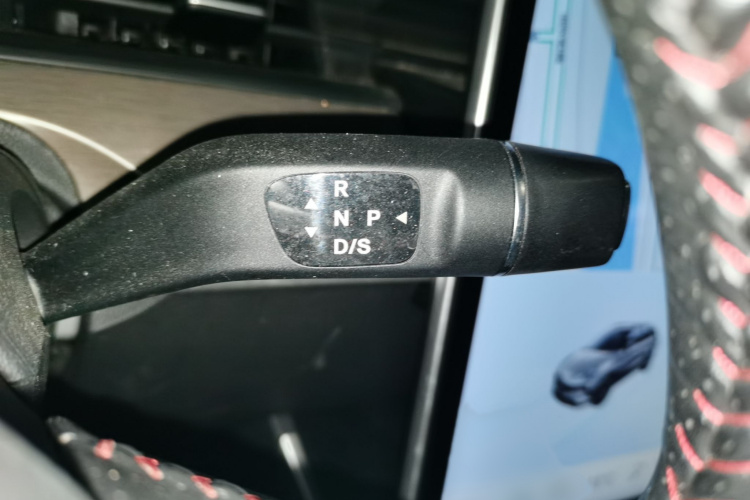 哪吒汽车 哪吒V 2022款 长续航行业定制版局部细节18