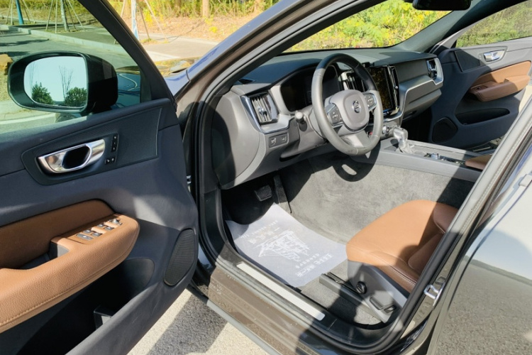 沃尔沃XC60 2021款 T5 四驱智逸豪华版中控内饰7003
