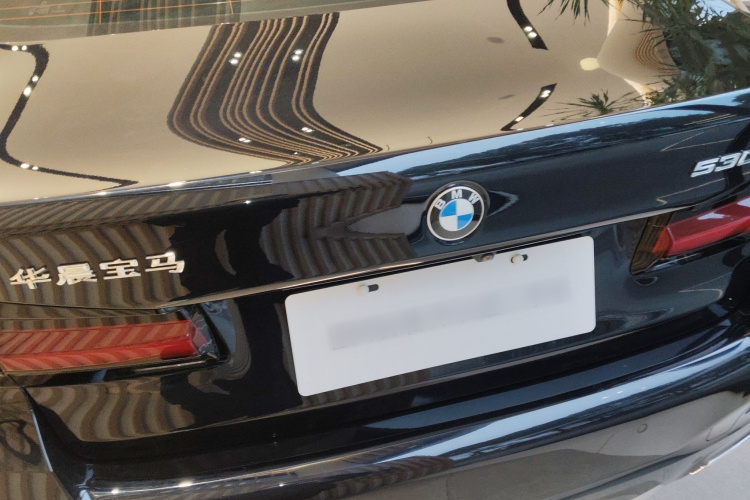 宝马5系 2023款 530Li 领先型 M运动套装机舱底盘23