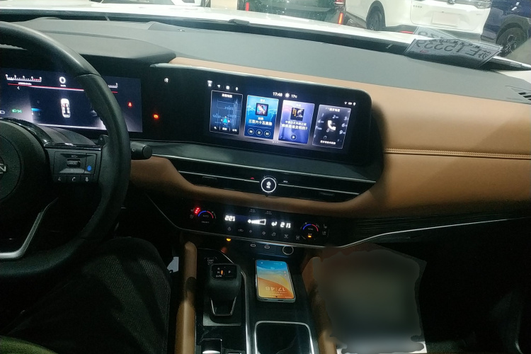 日产 探陆 2024款 380VC-TURBO 四驱智尊版 6座中控内饰7002