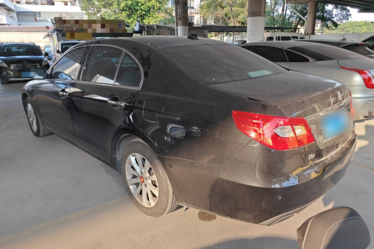 红旗H7 2015款 2.0T 豪华型车身外观4