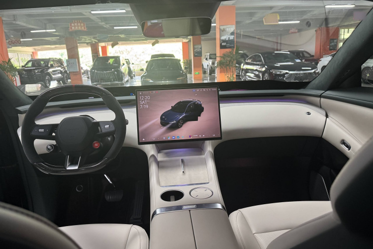 小米汽车 小米YU7 2025款 超长续航高性能四驱Max版中控内饰7001