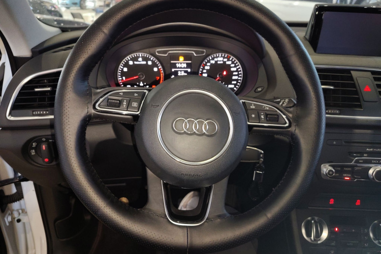 奥迪Q3 2015款 30 TFSI 进取型局部细节13