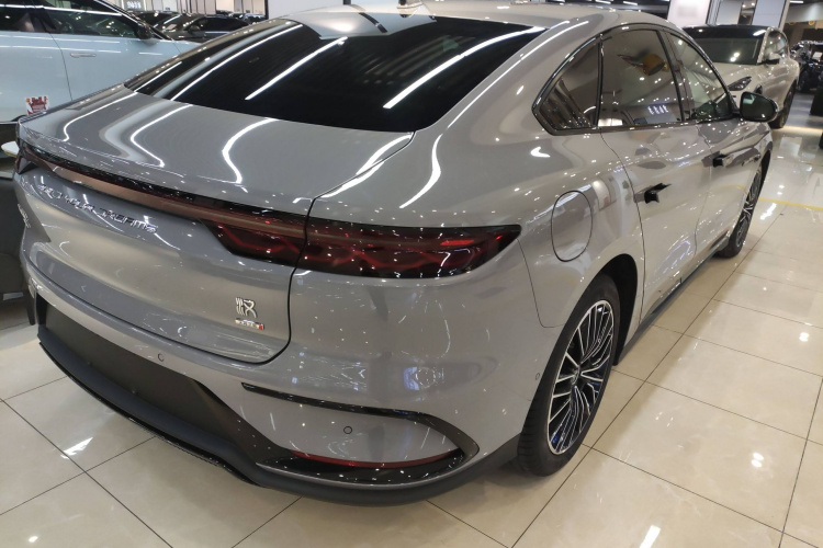 比亚迪 汉 2025款 DM-i 智驾版 125KM激光雷达旗舰型车身外观7