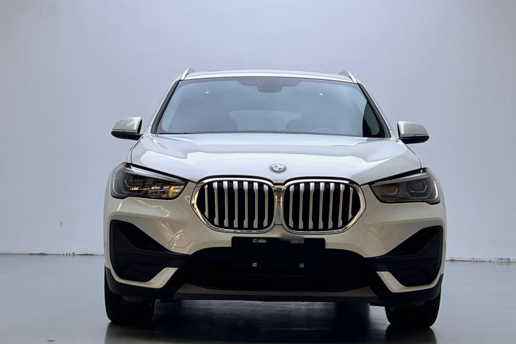 宝马X1 2022款 sDrive25Li 领先型车身外观6001