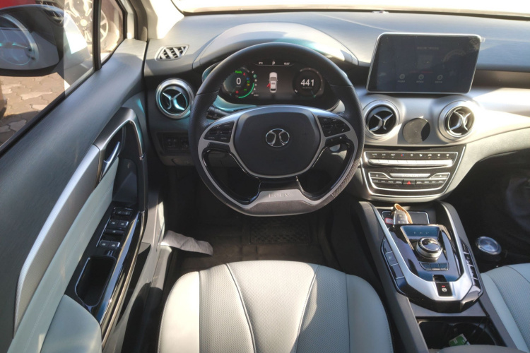 北京汽车 北京EU5 2018款 R550 智潮版中控内饰13