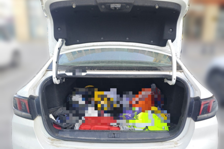 标致308 2016款 1.6L 手动时尚版中控内饰23