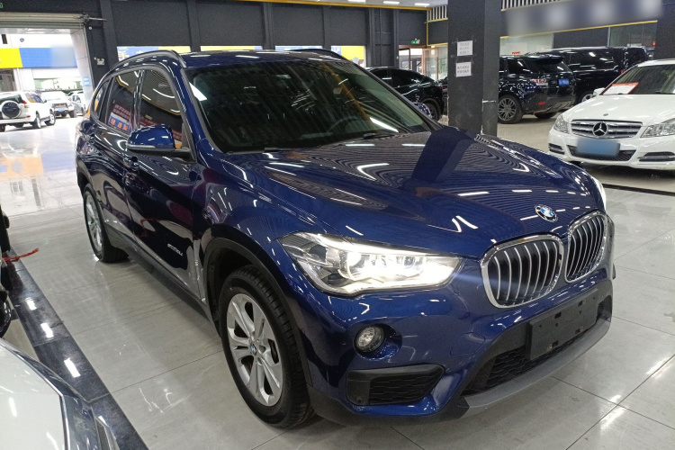 宝马X1 2016款 sDrive18Li 尊享型车身外观3