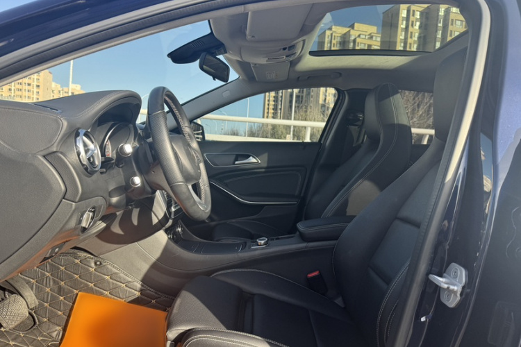 奔驰GLA 2017款 GLA 200 时尚型中控内饰7006