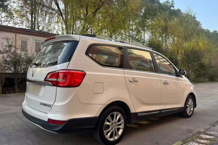 宝骏730 2016款 1.5L 手动舒适型 7座 国V车身外观6005