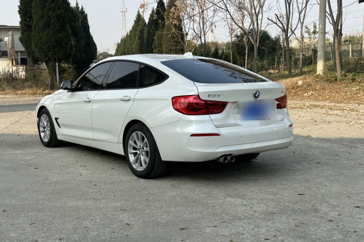 宝马3系GT 2017款 320i 时尚型车身外观6005