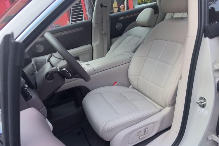 智己汽车 智己LS6 2026款 增程 52 Max局部细节19