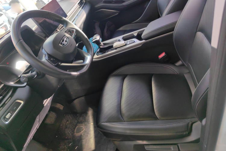 吉利汽车 帝豪 2023款 第4代冠军版 1.5L CVT尊贵型中控内饰19