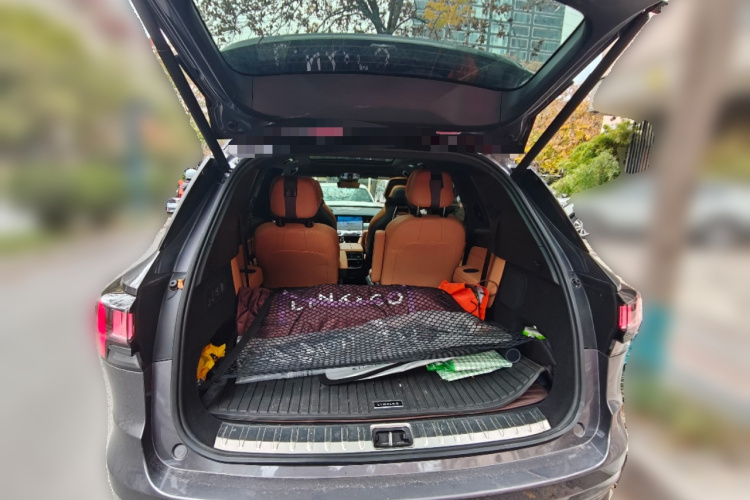 领克09 EM-P 2023款 2.0TD EM-P 远航版PM 六座中控内饰23