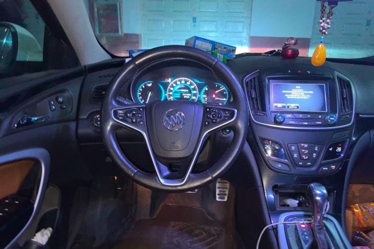 别克 君威 2015款 1.6T 精英技术型中控内饰13