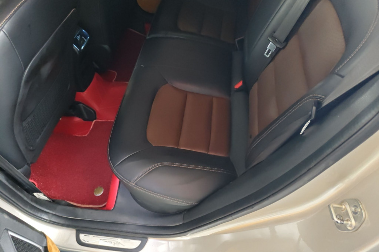 吉利汽车 帝豪GS 2016款 优雅版 1.3T 自动臻尚型中控内饰7004