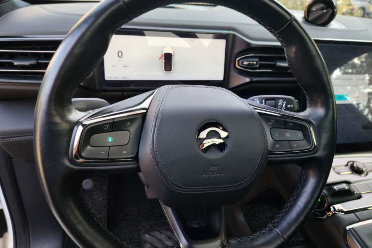 蔚来ES6 2020款 610KM 签名版中控内饰7011