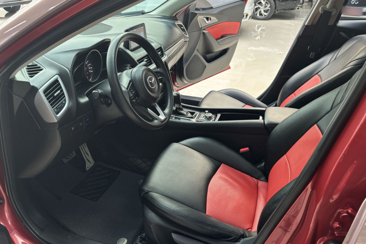 马自达3 昂克赛拉 2017款 三厢 1.5L 自动豪华型 国V中控内饰7004