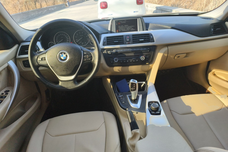 宝马3系 2015款 320Li 超悦版时尚型中控内饰12