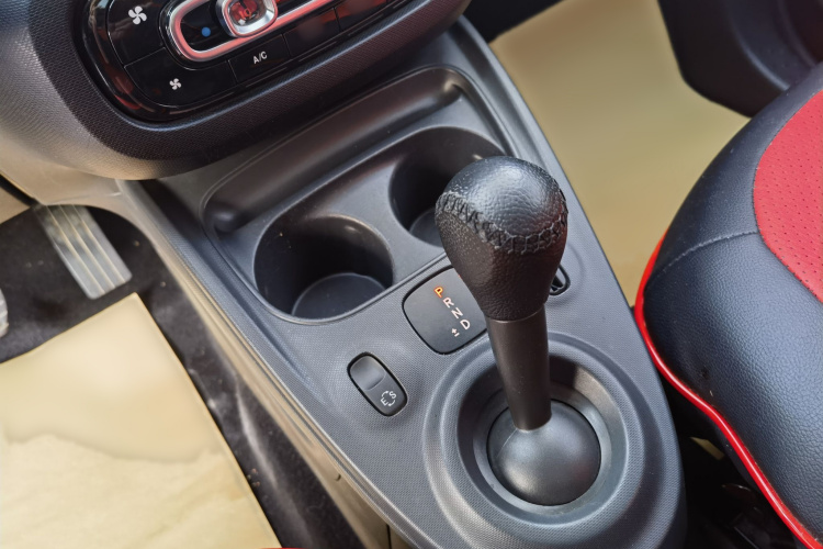 smart forfour 2016款 1.0L 52千瓦激情版局部细节18