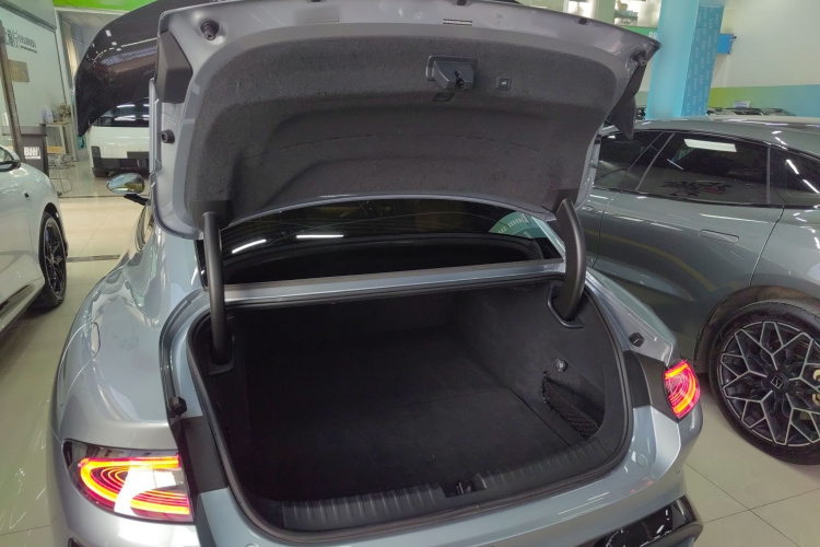 小米汽车 小米SU7 Ultra 2025款 Ultra机舱底盘23