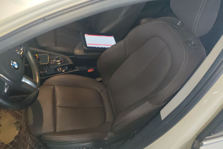 宝马X1 2020款 xDrive25Li 尊享型中控内饰19