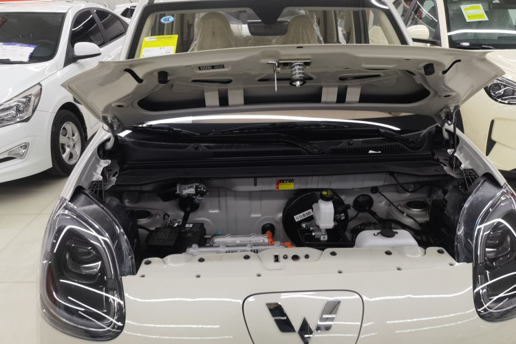 五菱汽车 宏光MINIEV 2025款 四门版 进阶款机舱底盘24