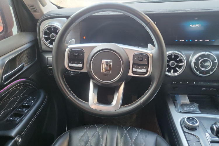 坦克300 2023款 越野版 2.0T 挑战者中控内饰13