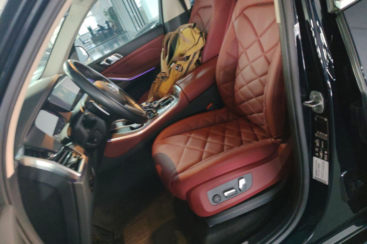 宝马X5 2022款 改款 xDrive 30Li 尊享型M运动套装中控内饰19