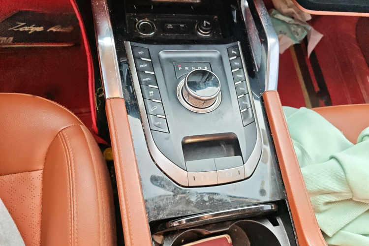 众泰T700 2017款 1.8T 双离合尊贵型局部细节18