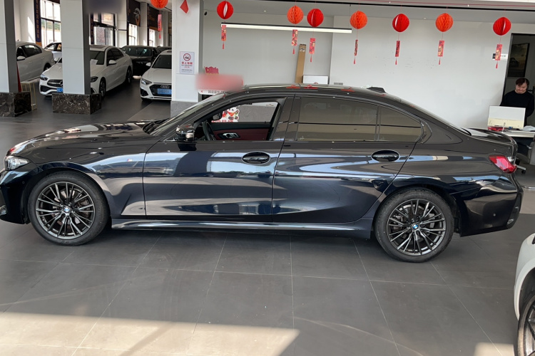 宝马3系 2023款 325Li M运动曜夜套装车身外观6005