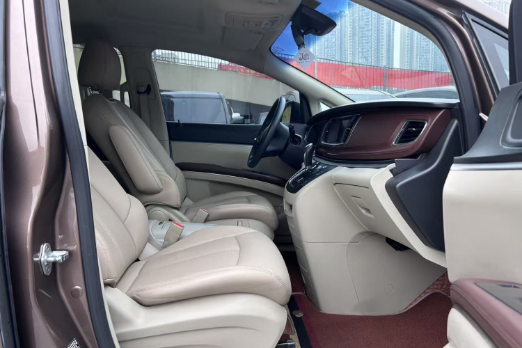 别克GL8 2018款 28T 舒适型 国VI车身外观6013