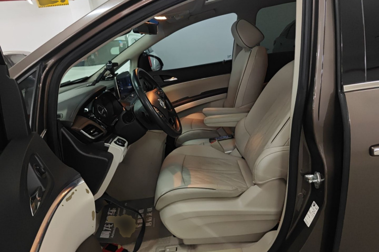 别克GL8 2022款 陆上公务舱 652T 智慧豪华型局部细节19