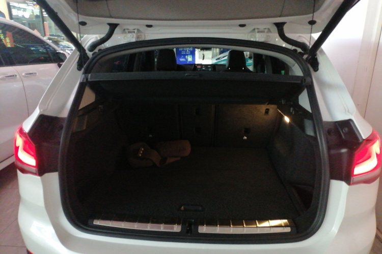 宝马X1 2021款 改款 sDrive25Li 领先型机舱底盘23