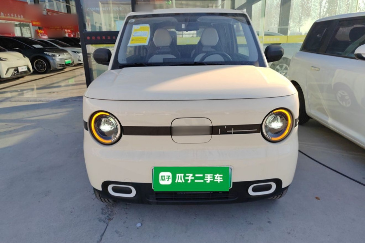 吉利银河 熊猫 2025款 210km 元气熊车身外观2