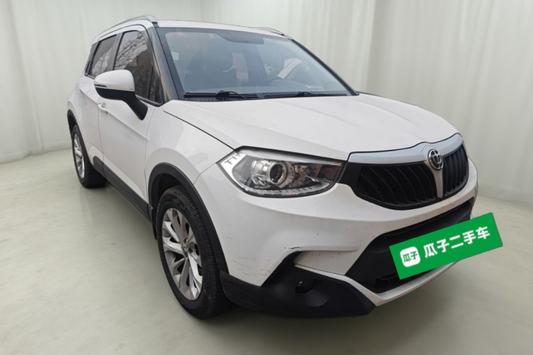 中华V3 2016款 1.5L 手动舒适型车身外观3