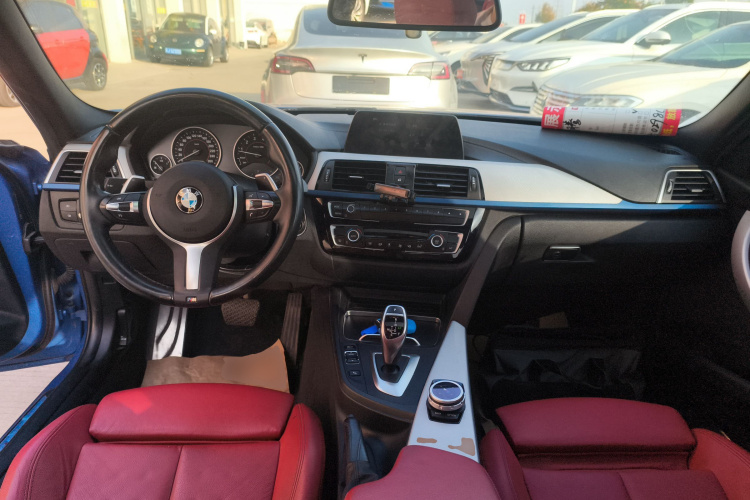 宝马3系 2019款 320i M运动套装中控内饰7002
